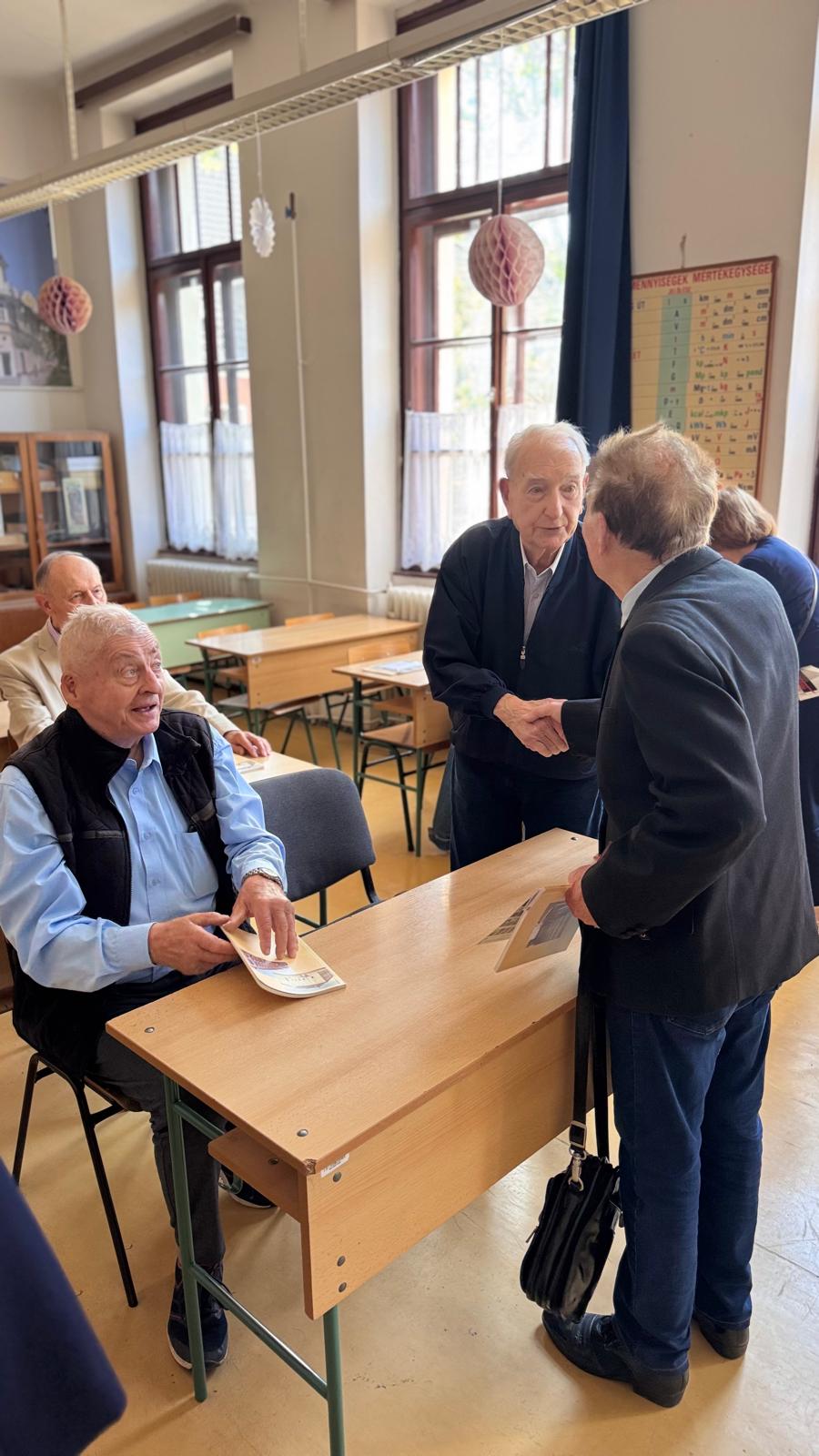 Hetven év után tértek vissza egykori diákjaink
